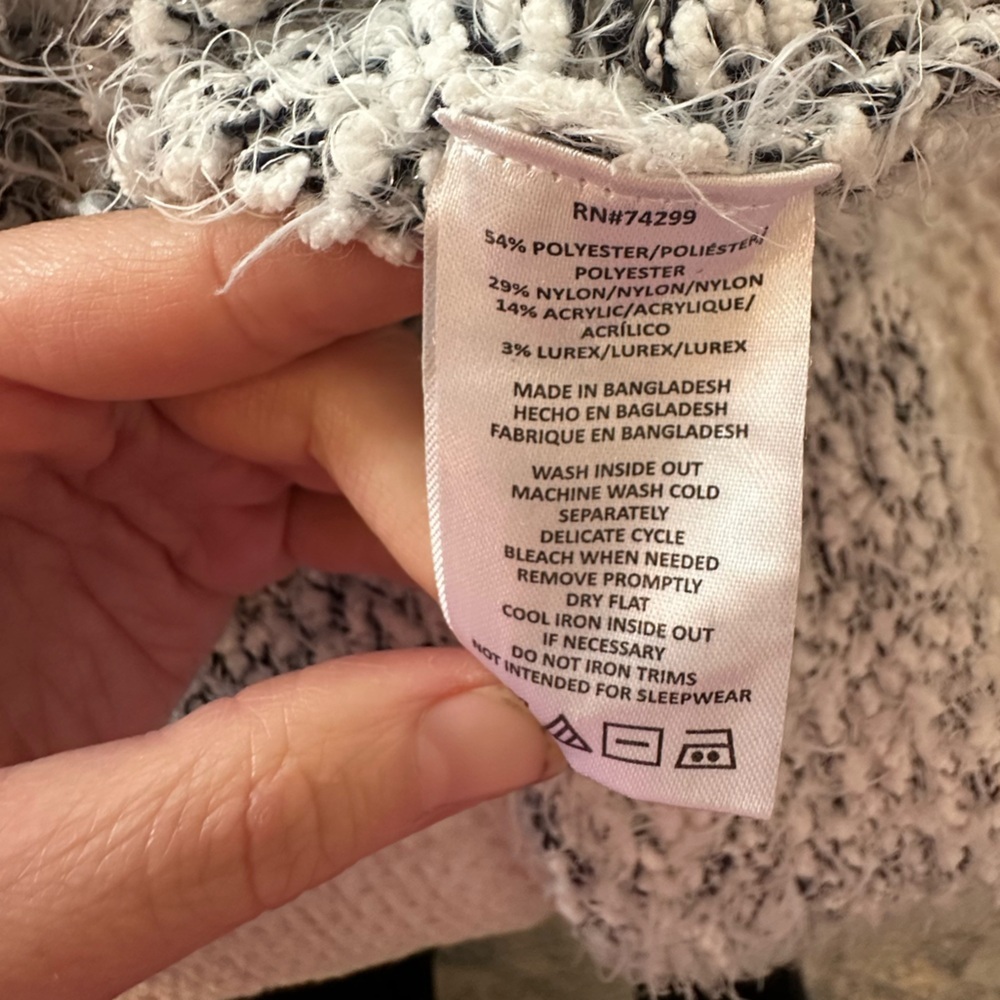DKNY Fuzzy Crop Sweater Size Small Donna Karan New York - Picture 6 of 6